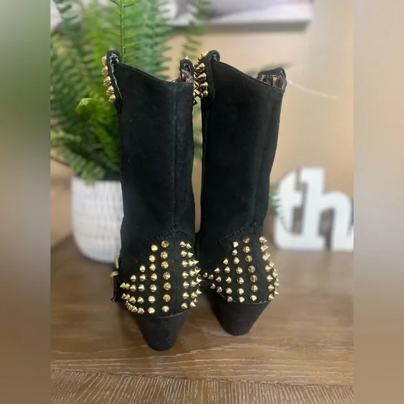 Betsey Johnson Yendell Black Suede Studded Western Boots Size 6 - Picture 6 of 16